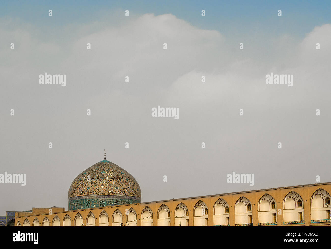 L'impressionnante et colorée de la coupole de la mosquée Sheikh Lotfollah à Naqsh-e-Jahan Square, Isfahan, Iran. Banque D'Images