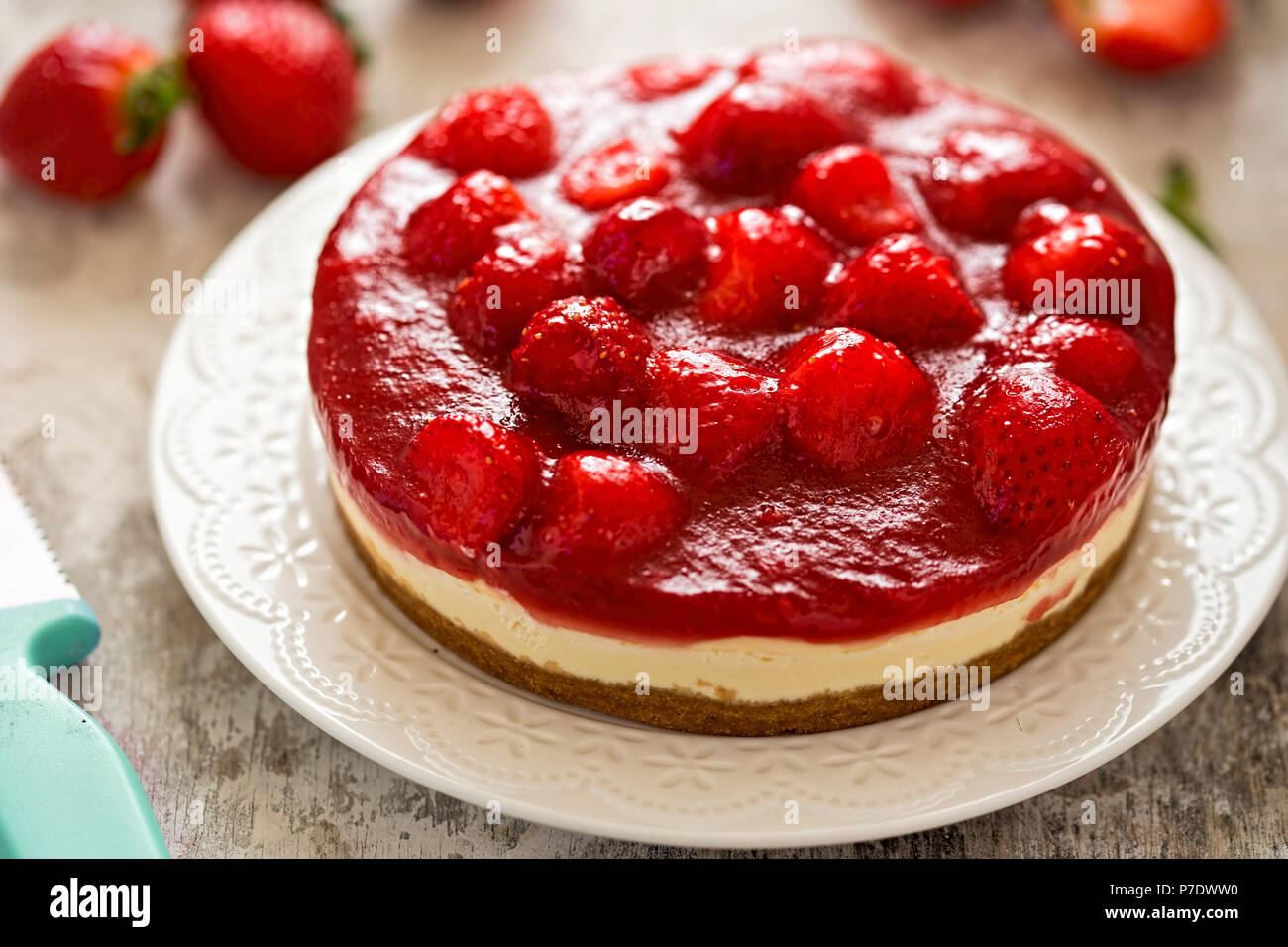 Gateau Au Fromage Aux Fraises Sur Pate Brisee Photo Stock Alamy