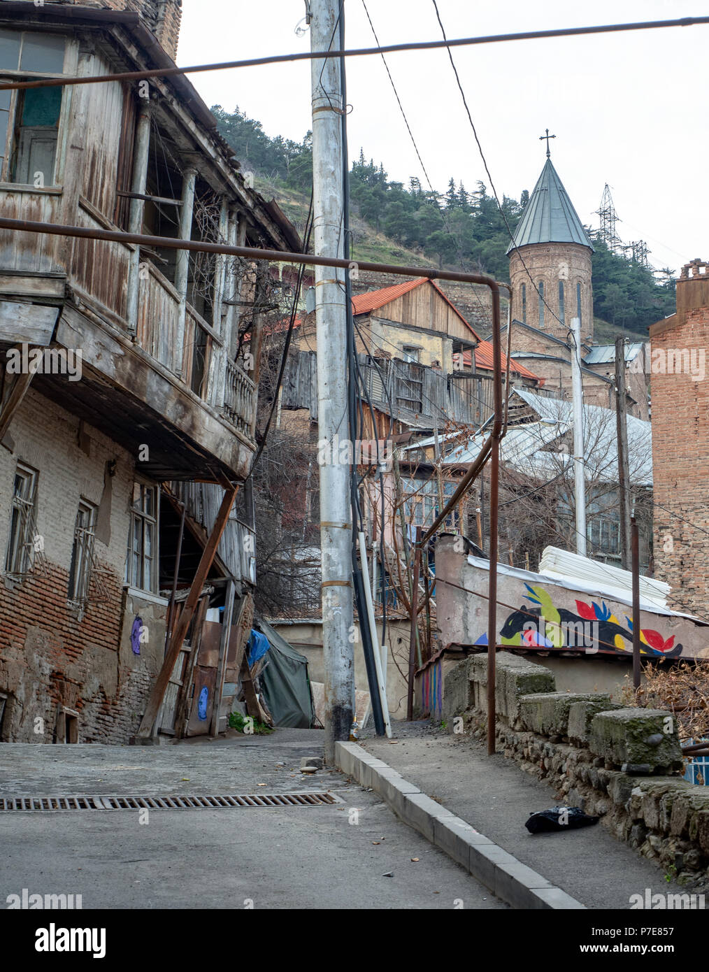 Des immeubles en ruines à Tbilissi en Géorgie, Vieille Ville Banque D'Images