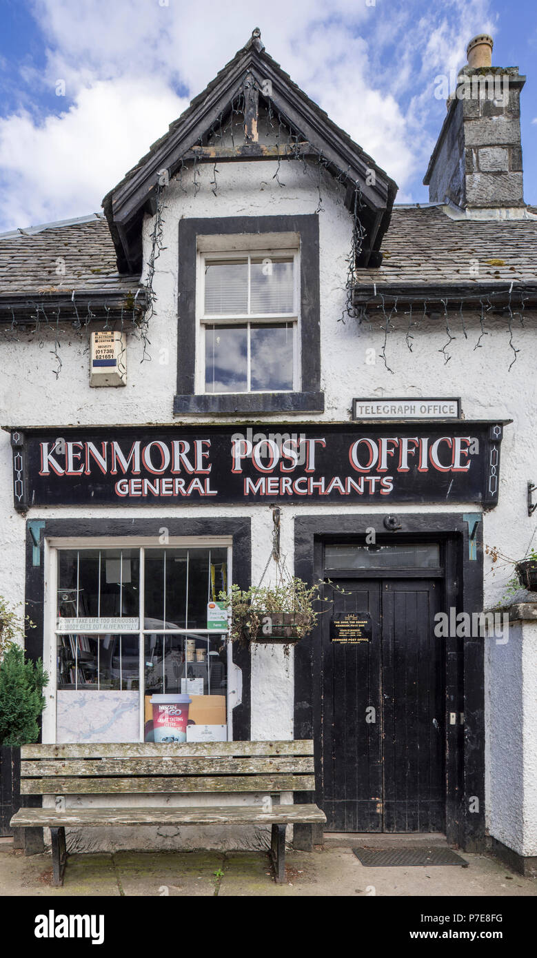 Le Kenmore et bureau de Poste Général marchands, Perth et Kinross Perthshire, dans les montagnes de l'Ecosse, Royaume-Uni Banque D'Images