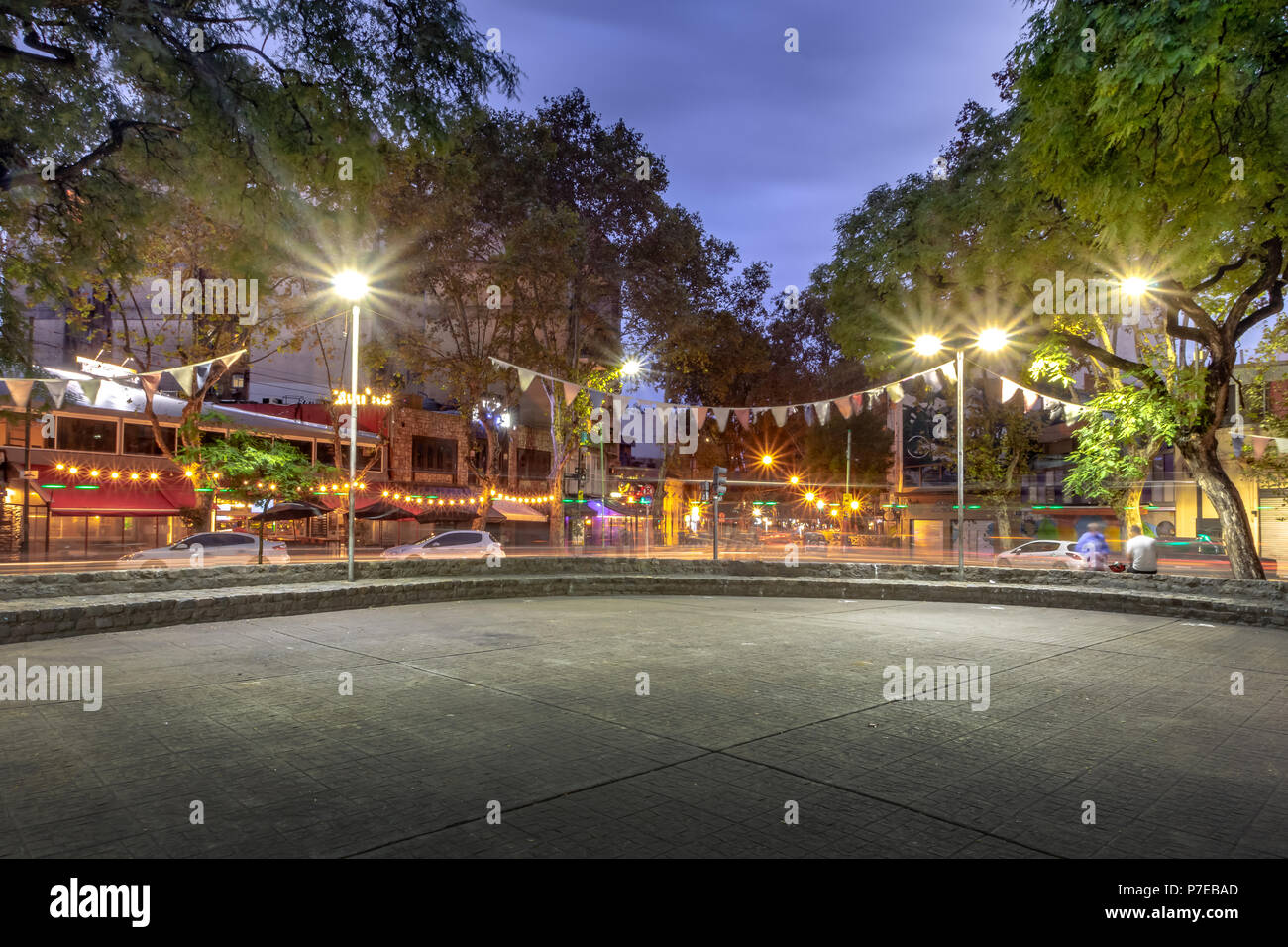 Plaza Serrano dans Palermo Soho sur la nuit - Buenos Aires, Argentine Banque D'Images