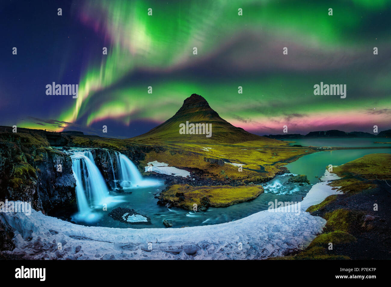 Northern Light Aurora Borealis à Kirkjufell En Islande