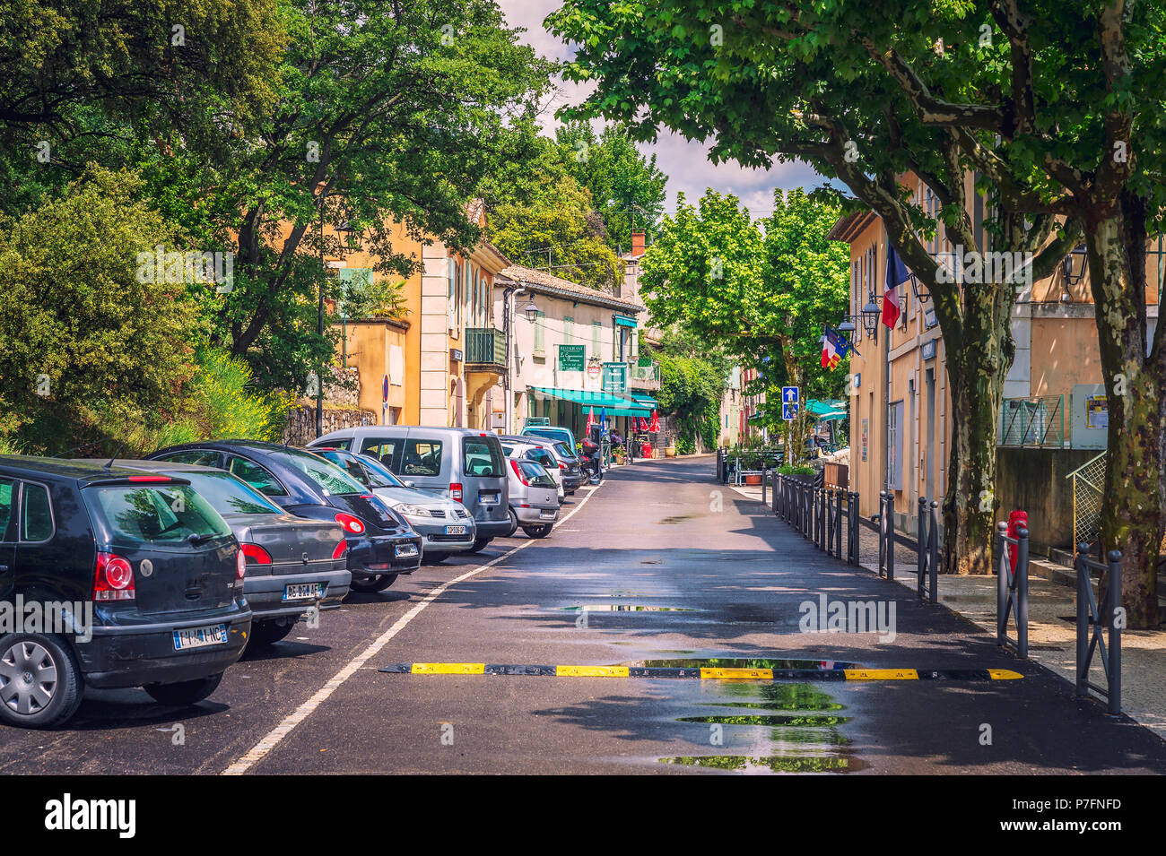 Rue principale de Vauvenargues, lieu de travail de Pablo Picasso à partir de 1958-1973, Vauvenargues, Provence-Alpes-Côte d'Azur, France Banque D'Images