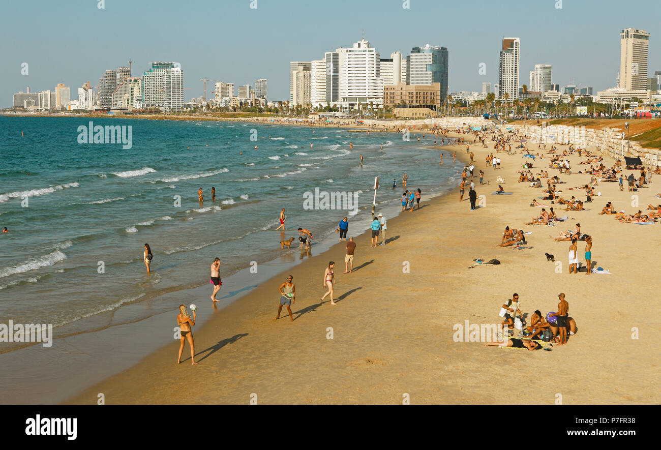 Vue sur la ville, la plage et l'horizon, Tel Aviv, Israël Banque D'Images
