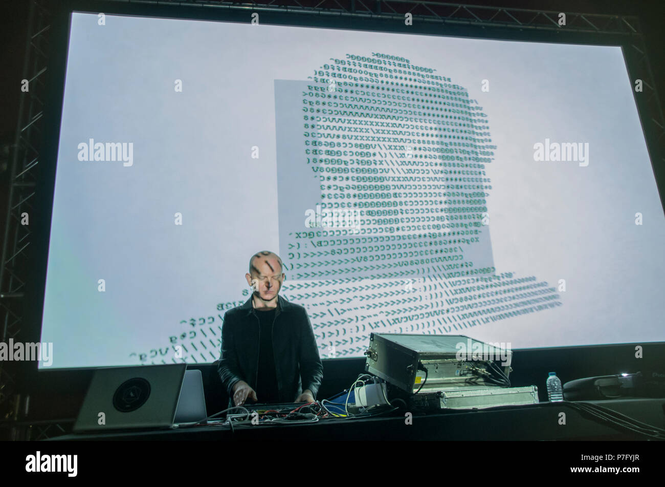 Madrid, Espagne. 5 juillet, 2018. Uwe Schmidt effectue à Madrid festival Veranos de la Villa comme Atom TM. Credit : Lora Grigorova/Alamy Live News Banque D'Images