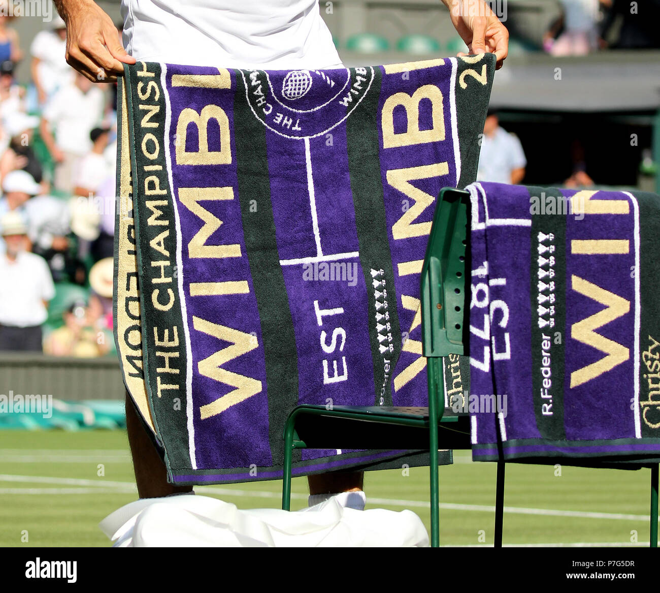 ROGER FEDERER , Serviette en édition limitée, le tournoi de Wimbledon 2018, le tournoi de Wimbledon 2018, le All England Tennis Club, 2018 Banque D'Images