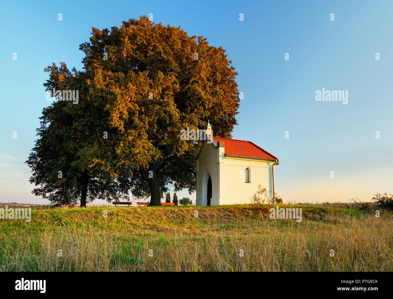 Chapelle solitaire sur terrain Banque D'Images