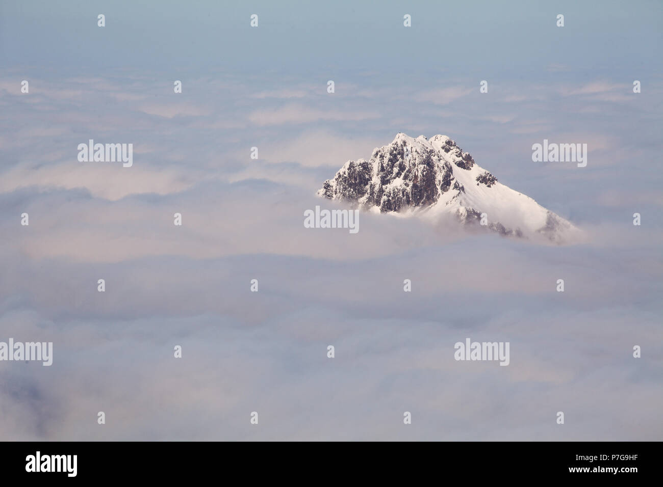 Paysage d'hiver avec la haute montagne en Slovaquie Banque D'Images