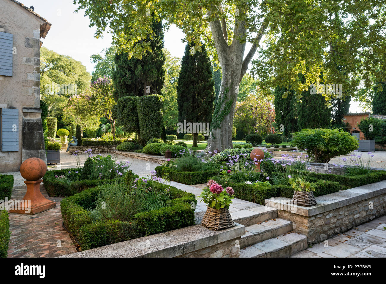 Motifs de jardin 18ème siècle châteaux à St Remy de Provence Banque D'Images