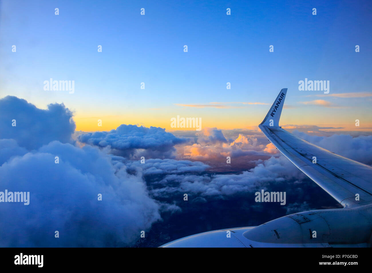 Aile d'avions Boeing 737-800 de Ryanair, Madrid, Spain, Europe Banque D'Images