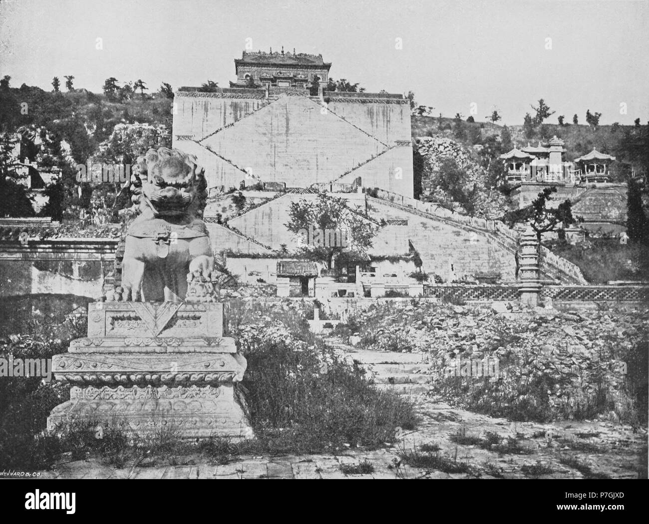 French : photo de l'intermédiaire de la Chine avec un appareil photo 中文 : le palais sunmmer . Entre 1871 et 1872, Yuen-Ming 344 Terrasse sculptée-Yuen Banque D'Images