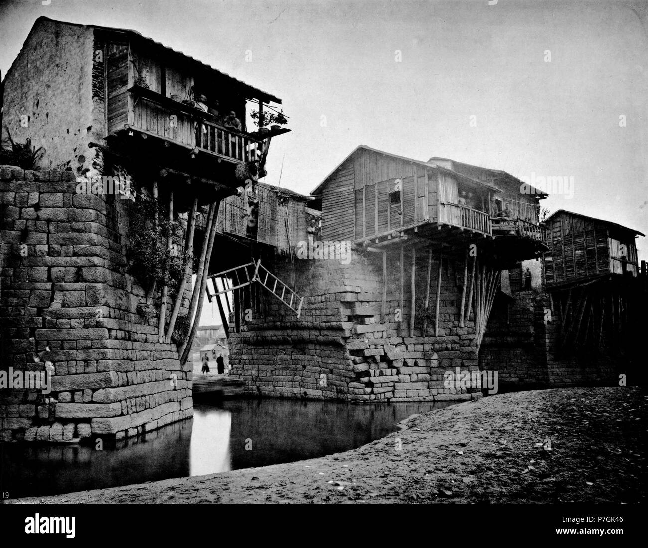 Anglais : photographie de John Thomson. Voir détail sur le lien ci-dessous. avant 1898 88-CHAO CHOW-FU BRIDGE Banque D'Images