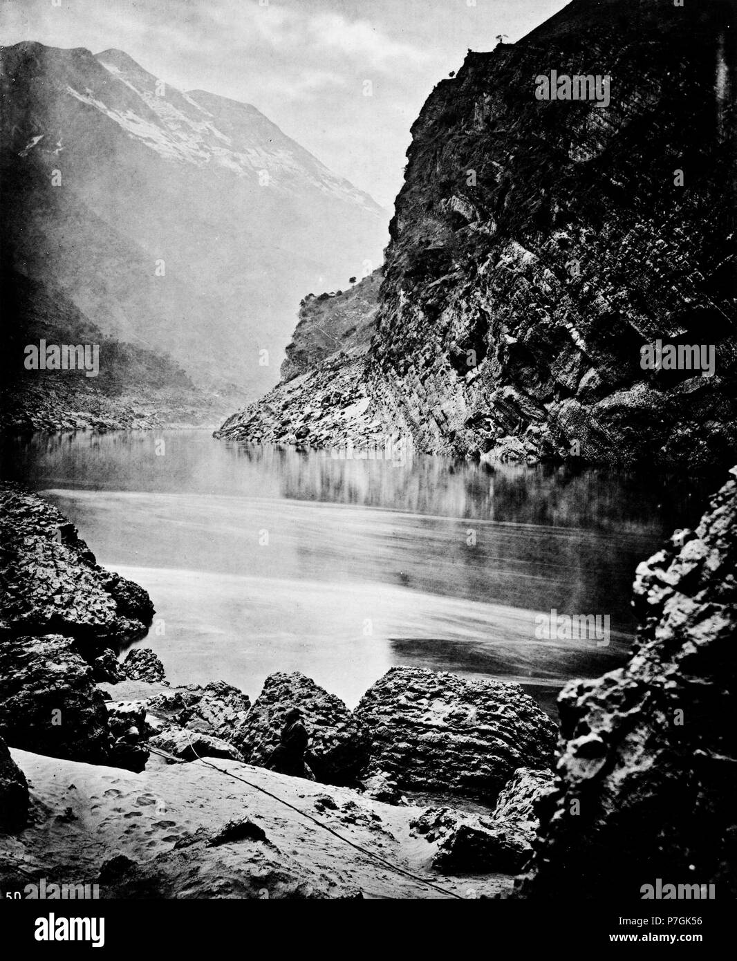 Anglais : photographie de John Thomson. Voir détail sur le lien ci-dessous. Avant 1898 250 LU-KAN, Gorges de la YANGTSZE Banque D'Images