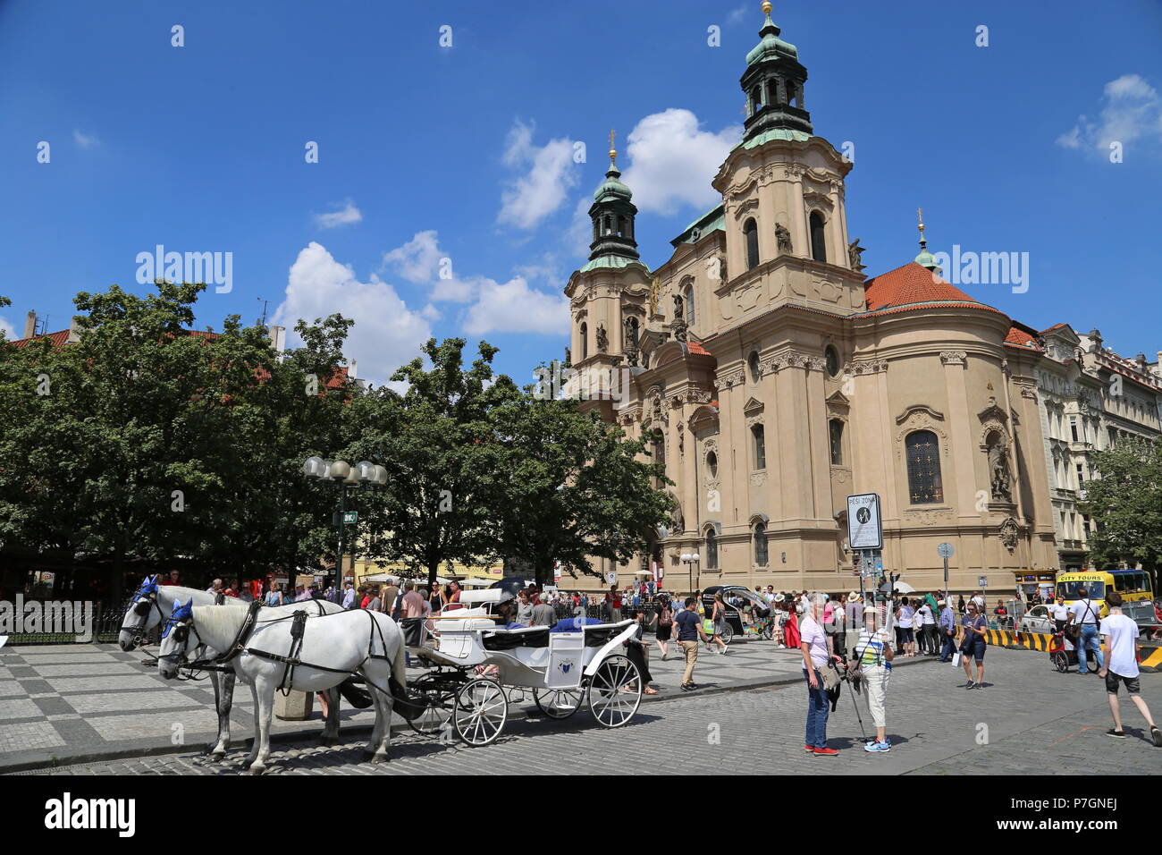 Cathédrale Saint-nicolas, Place de la vieille ville (côté nord), Staré Město (vieille ville), Prague, Tchéquie (République tchèque), de l'Europe Banque D'Images