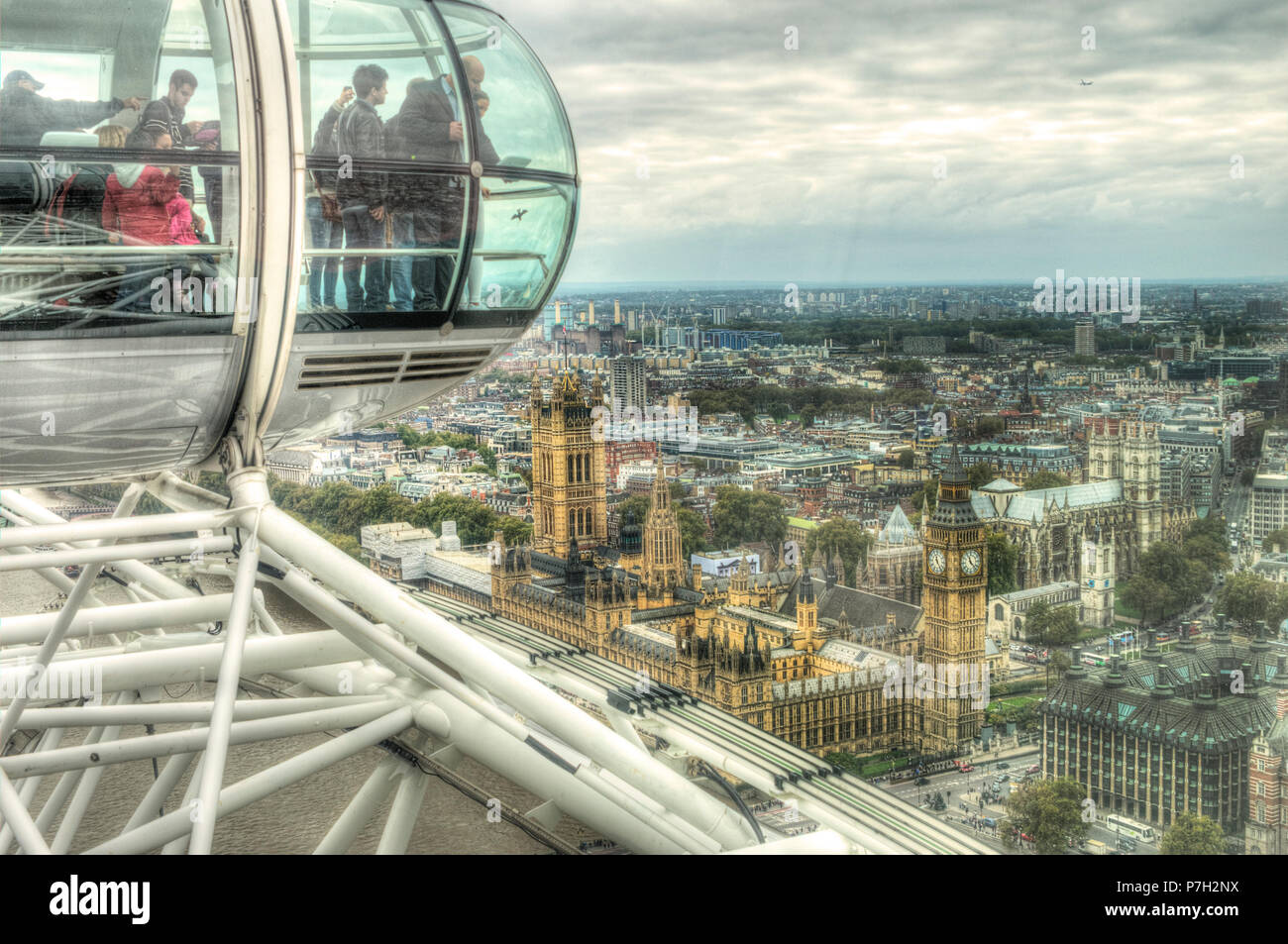 Londres, Royaume-Uni - Octobre 26, 2014 - vue panoramique de Londres (Westminster, Big Ben, Westminster Abbey, Green Park, Battersea Power Station) à partir d'une London Eye Banque D'Images