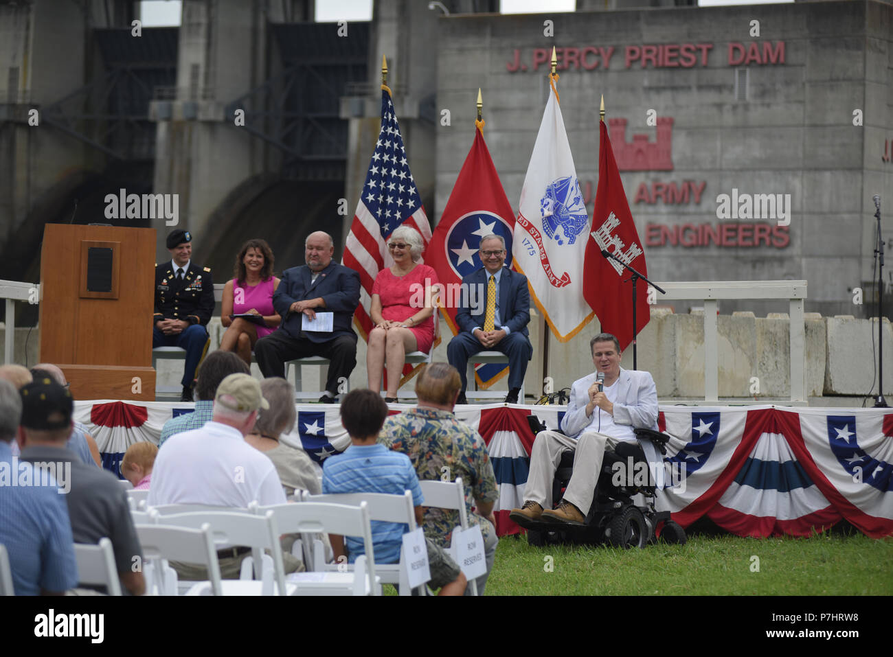 État Rép. Darren Jernigan, New York District 60, parle de ses souvenirs de la Dam et du lac pendant le 50e anniversaire de J. Percy Priest Dam et le réservoir du barrage de Nashville, Tenn., 29 juin 2018. (Photo par USACE Leon Roberts) Banque D'Images