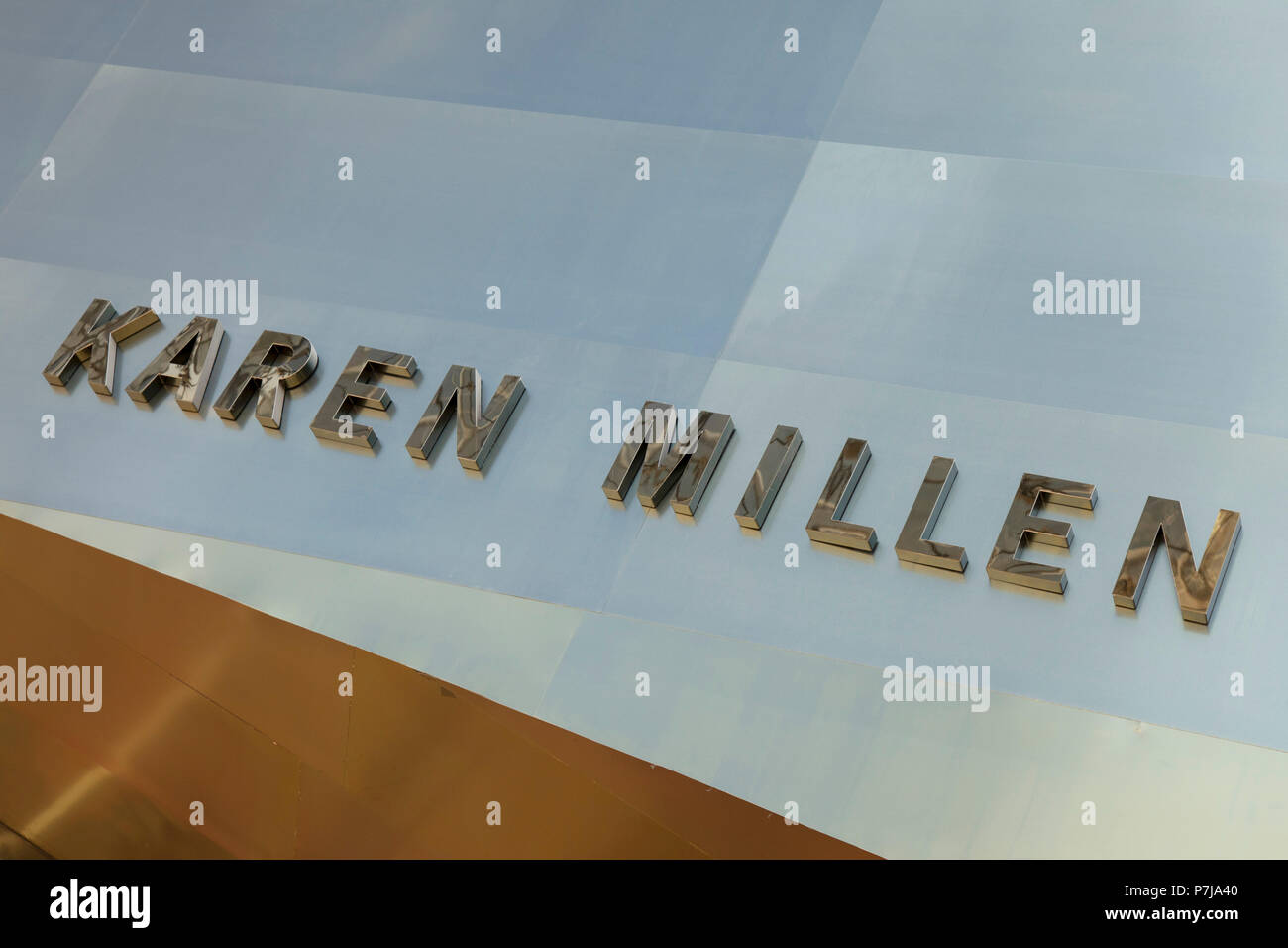 Inscrivez-vous pour la grande marque de vêtements de rue Karen Millen à Birmingham, Royaume-Uni. Banque D'Images