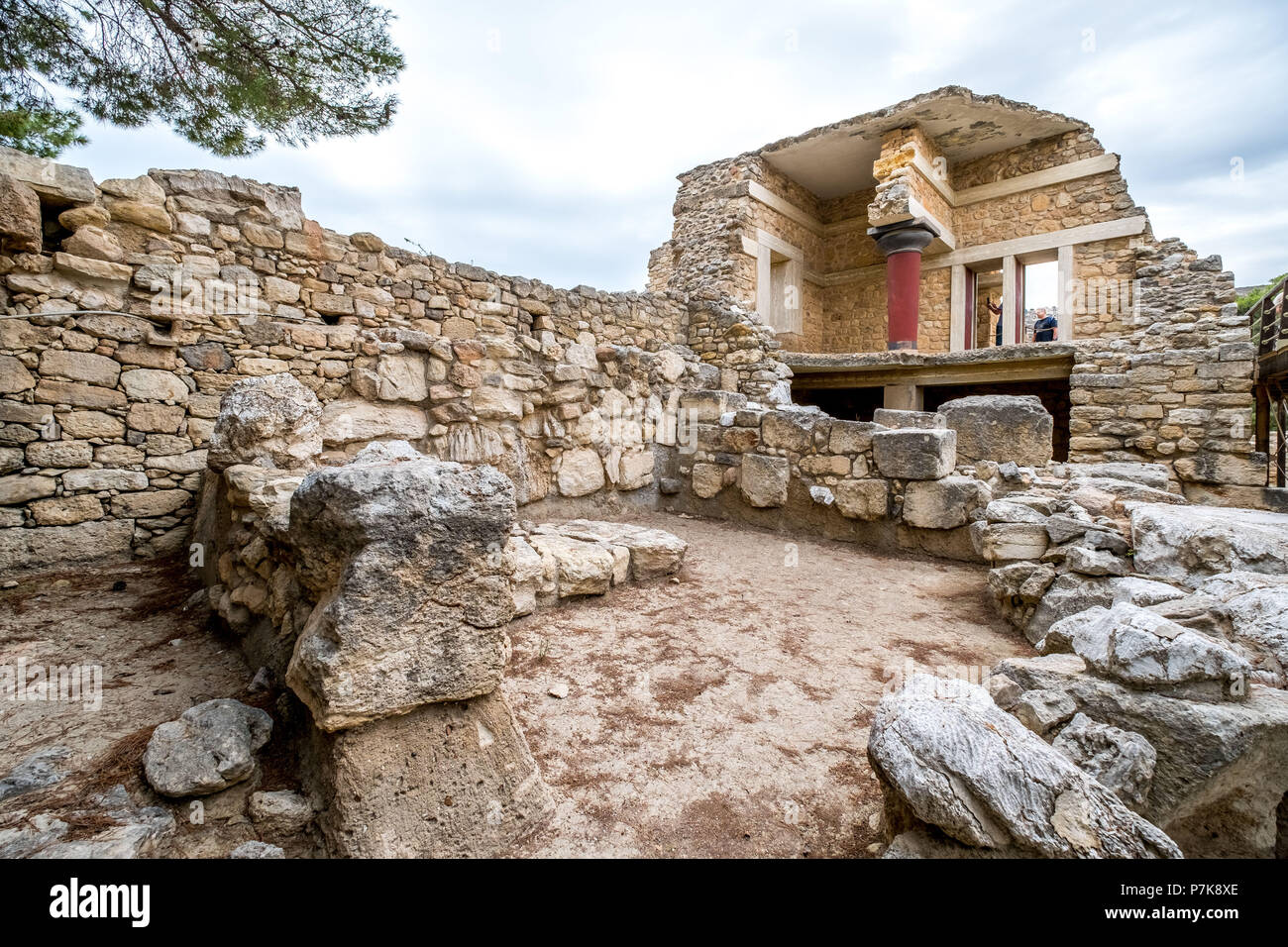 Parties du complexe du temple Minoen de Knossos, reconstruit l'histoire double, Palais de Knossos, ville antique de Knossos, Héraklion, Knossos, Crète, Grèce, Europe Banque D'Images