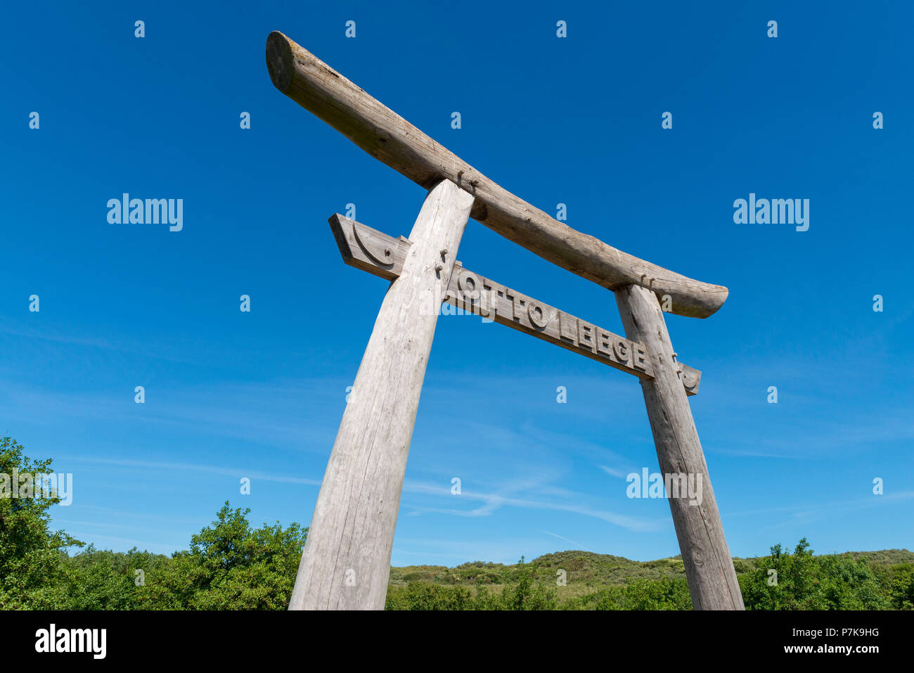 Allemagne, Basse-Saxe, Frise Orientale, Juist, l'Otto Leege Trail est un sentier de nature artistique / écologique sur l'île de la Frise orientale de Juist, Torii japonais. Banque D'Images