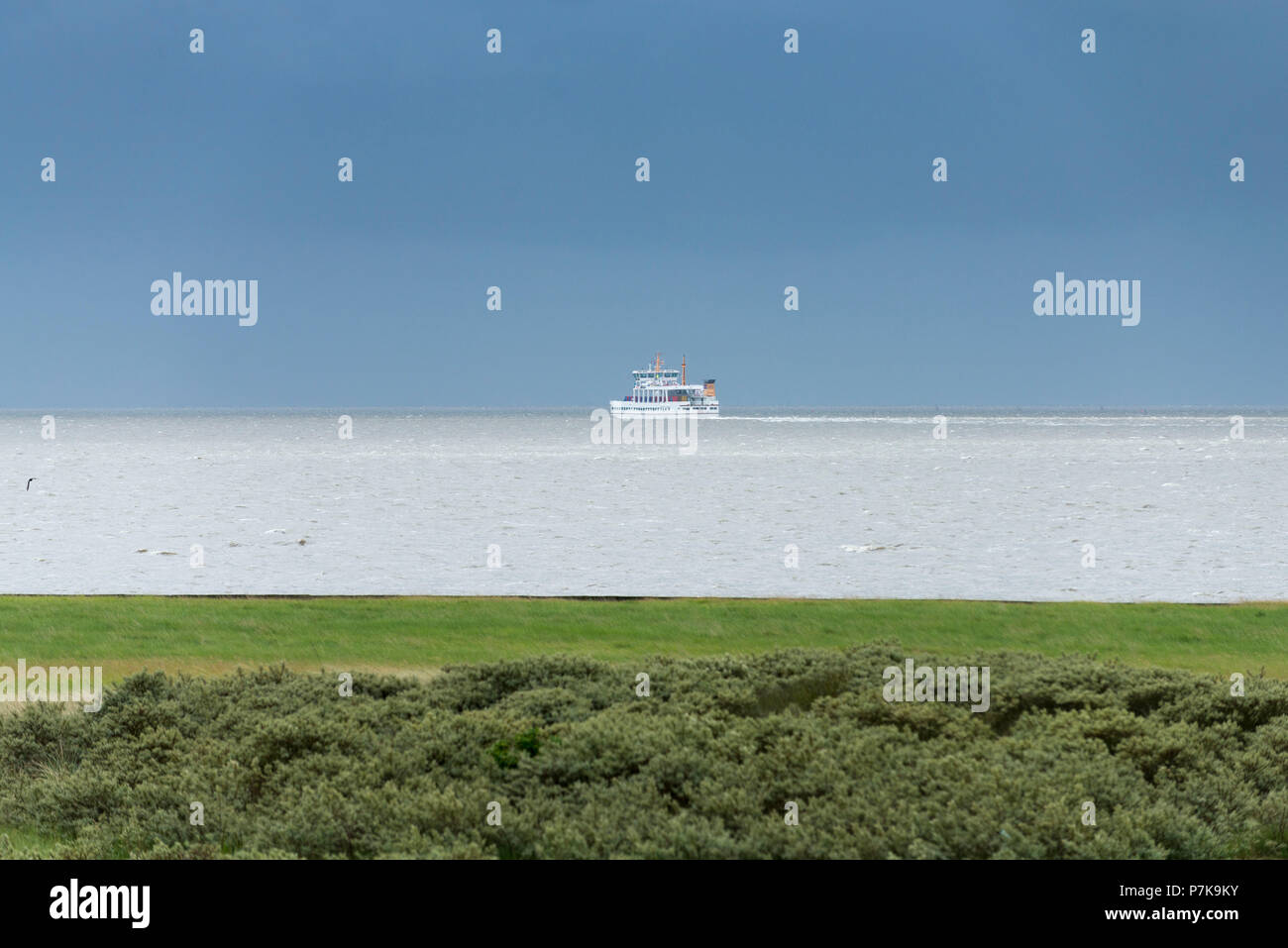 Allemagne, Basse-Saxe, Frise Orientale, Juist, un traversier sur le chemin de la terre ferme de Norddeich. Banque D'Images