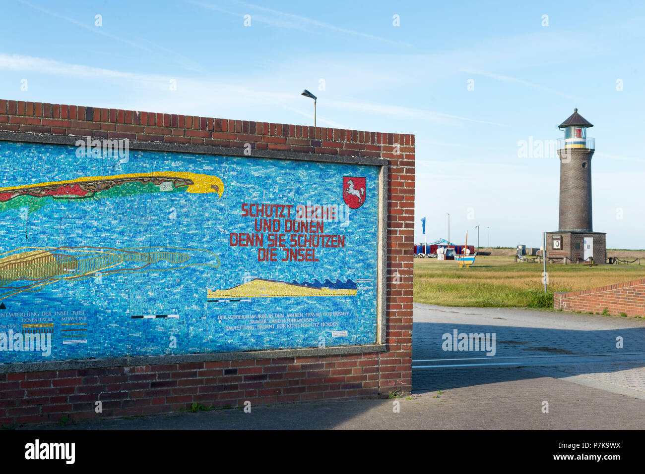 Allemagne, Basse-Saxe, Frise Orientale, Juist, inondation-gate dans le port. Banque D'Images