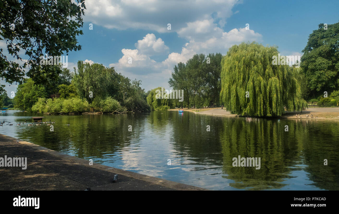 Regent's Park et Lake Londonreflection Banque D'Images