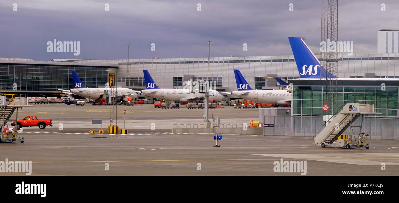 Avions SAS à l'aéroport de Copenhague Kastrup Banque D'Images