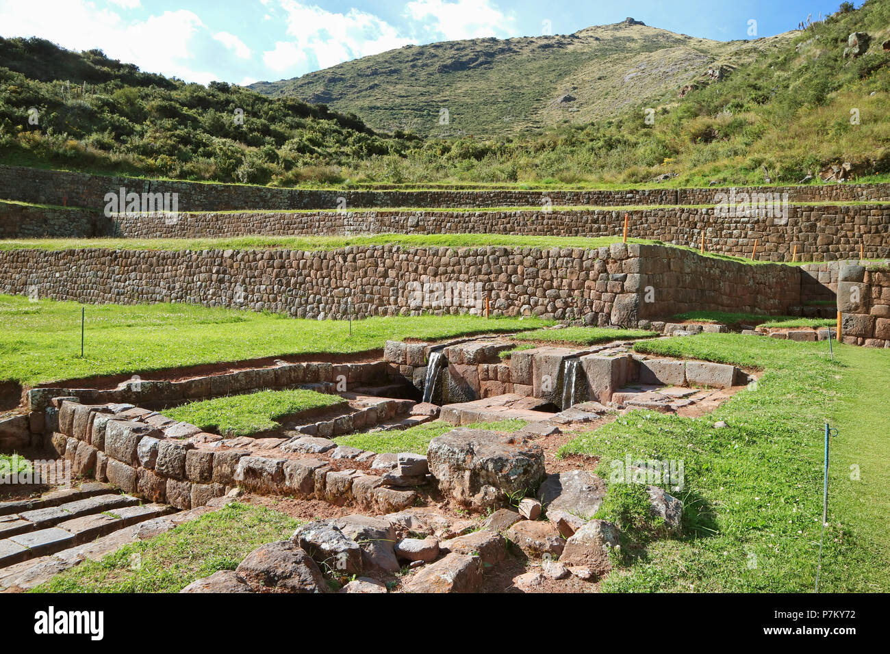 Le reste de l'eau en plein air satellite de Tipon, site archéologique dans la Vallée Sacrée, Cuzco, Pérou région Banque D'Images