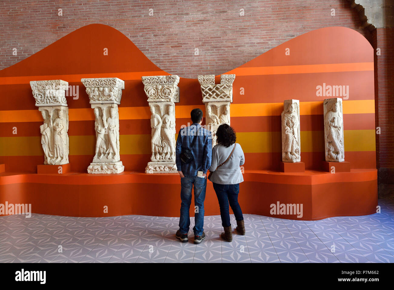 France, Haute Garonne, Toulouse, musée des Augustins dans l'ancien couvent des Augustins, romane hall, bas-reliefs de Saint Pierre et Saint Paul Banque D'Images