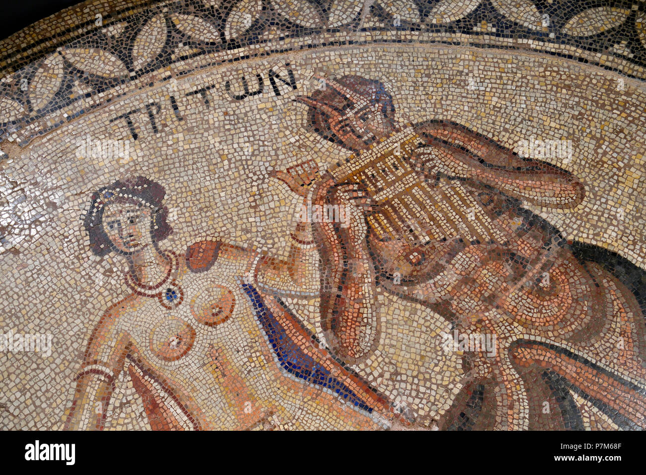 France, Haute Garonne, Toulouse, Musée Saint-Raymond, hall des antiquités romaines, Thétis et mosaïque de Triton Banque D'Images