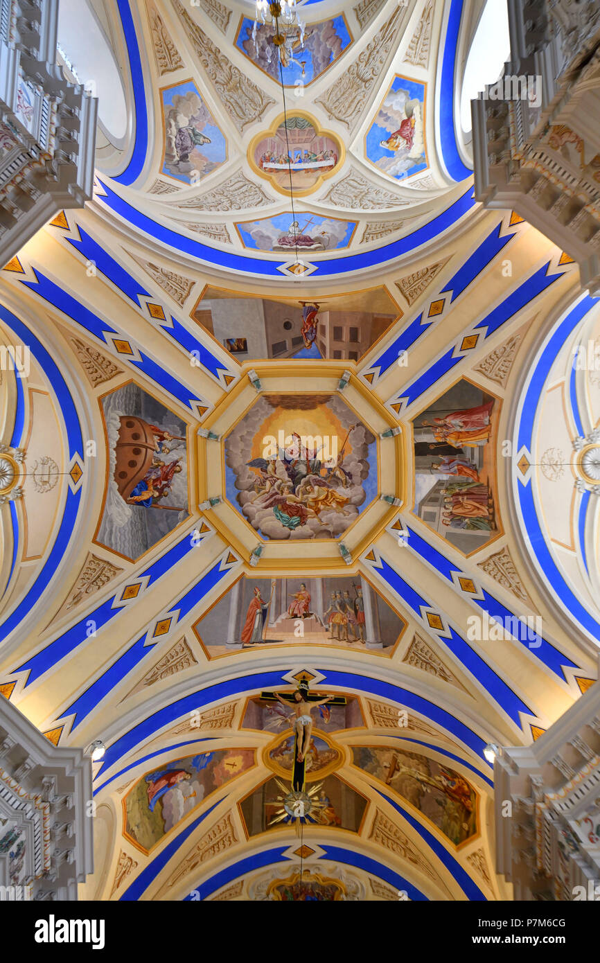 France, Haute Savoie, St Nicolas de Veroce, Les sentiers du baroque, l'église St Nicolas de Veroce, peinture de toit Banque D'Images