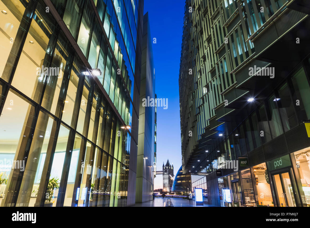 L'Angleterre, Londres, Southwark, London Bridge City, plus London Riverside Tower Bridge et bureaux Banque D'Images