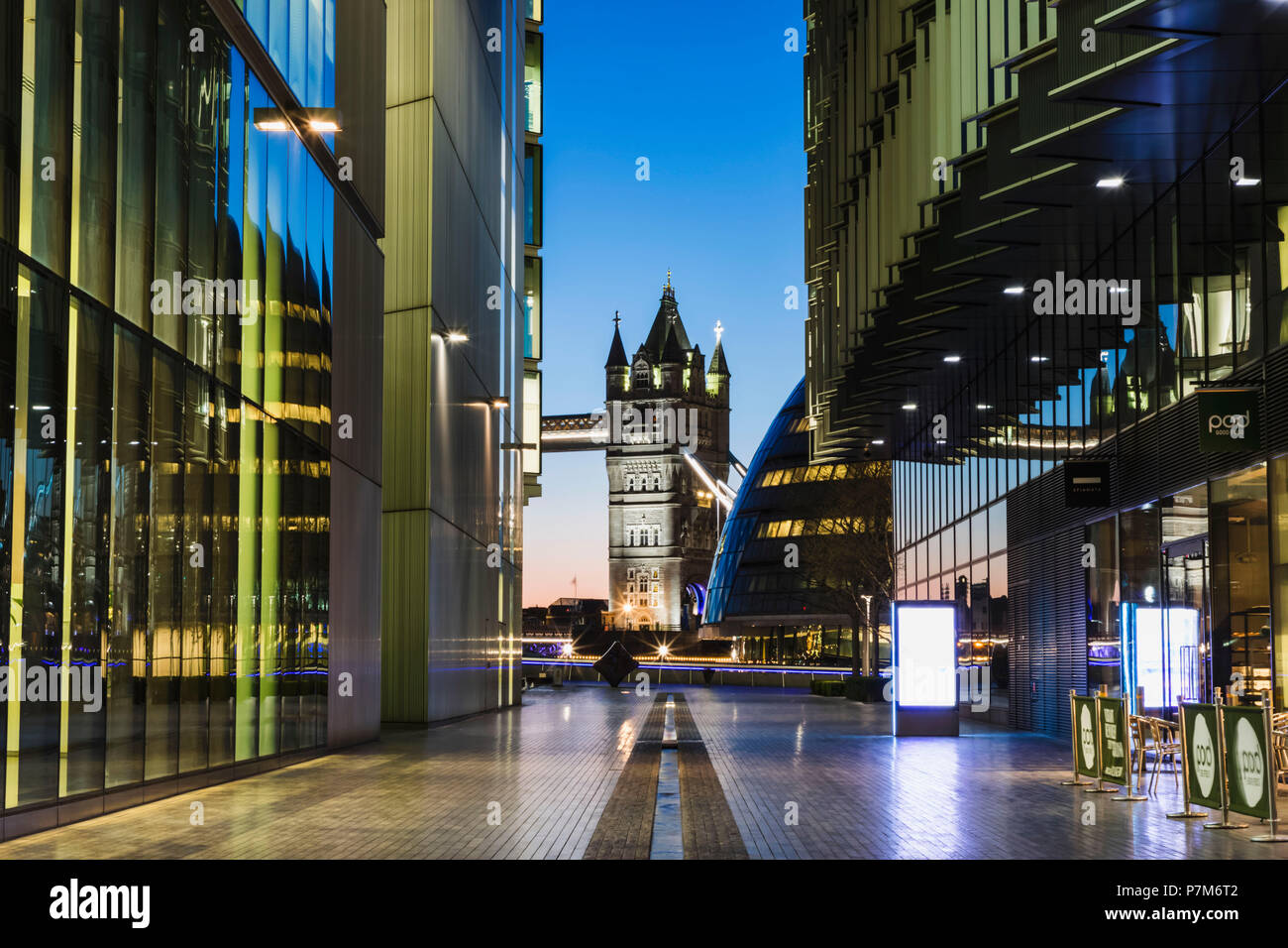 L'Angleterre, Londres, Southwark, London Bridge City, plus London Riverside Tower Bridge et bureaux Banque D'Images