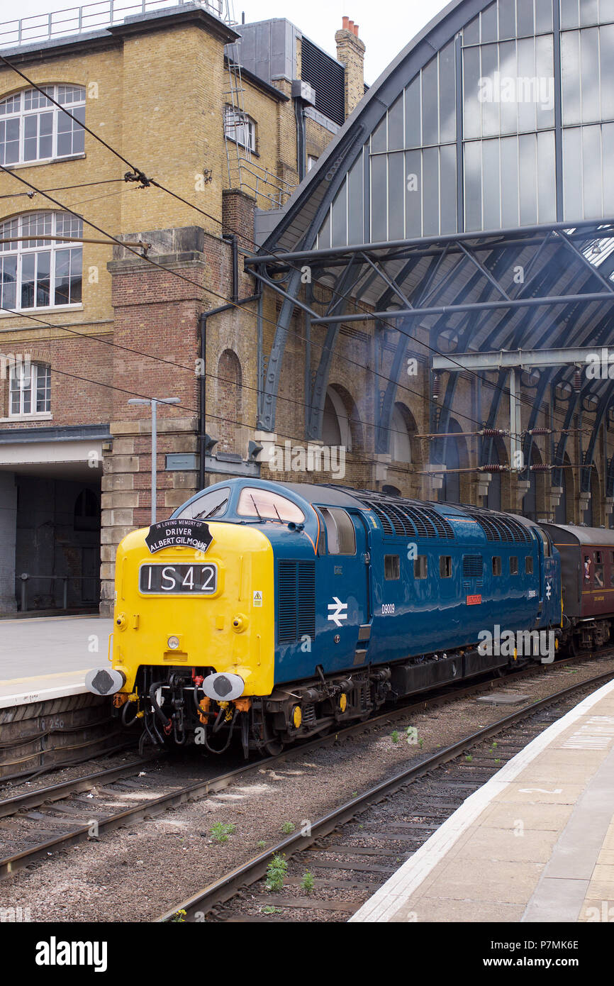 Locomotive Deltic à London Kings Cross railway station Banque D'Images