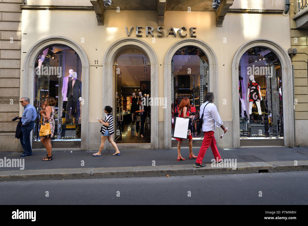 L'Italie, Lombardie, Milan, Quadrilateral, Gucci store dans la Via Monte Napoleone Banque D'Images