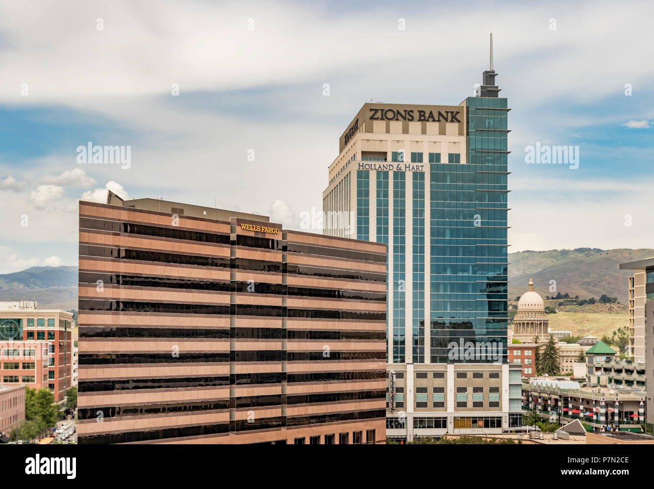 Boise, Idaho, USA - 7 juin 2018 : le centre-ville de Boise et gratte-ciel du quartier financier de la capitale de l'état des capacités. Zions Bank et Wells Fargo tours. Banque D'Images
