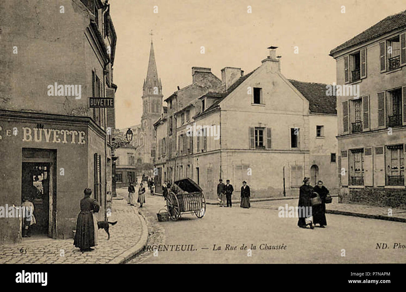32 030 5Fi347-Angle-rue-de-la-Chausse-e-et-rue Notre-Dame-de-Archives municipales-d-Argenteuil. Banque D'Images