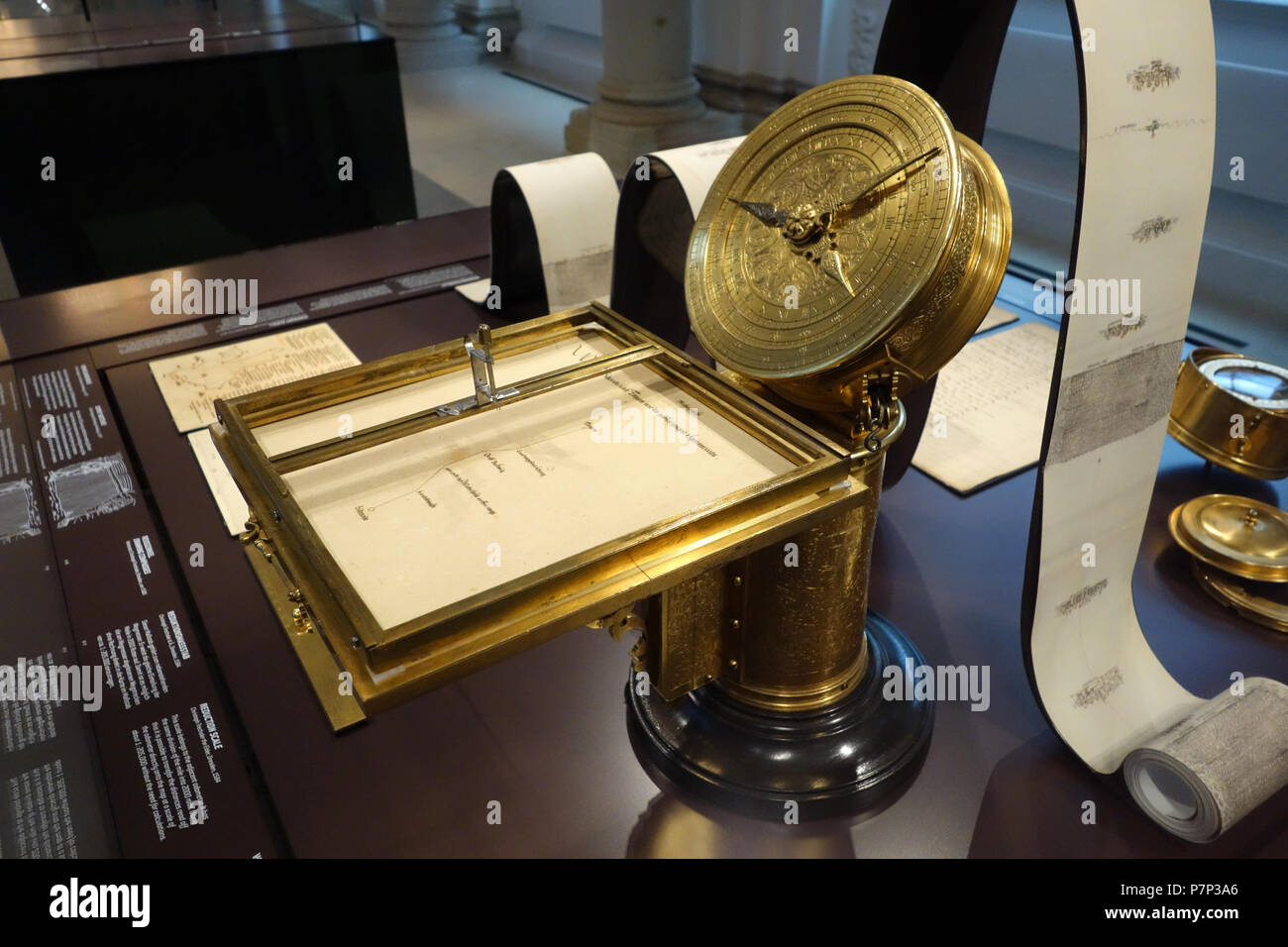 Anglais : Exposition dans le Mathematisch-Physikalischer Salon (Palais Zwinger), Dresden, Allemagne. Cette oeuvre est assez vieux pour qu'il soit dans le . La photographie était permise dans le musée sans restriction. 8 décembre 2013, 07:41:46 292 Compteur, Christoph Trechsler Dresdren, l'Aîné, 1584, vue 1 - Mathematisch-Physikalischer Salon, Dresden - DSC08095 Banque D'Images
