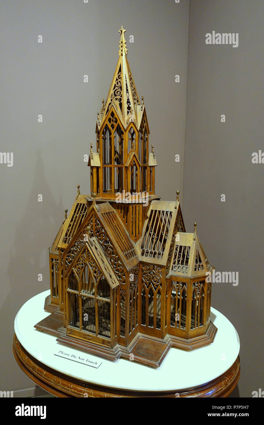 Anglais : Exposition dans le musée de Bennington, Vermont, USA. Ce travail est dans le parce que l'artiste est mort il y a plus de 70 ans. La photographie était permise dans le musée sans restriction. 28 février 2015, 14:18:52 cage à oiseaux 46, fabriqué par Joseph Drohat b. 1837) et fils, Bennington VT, bois et métal - Musée de Bennington - Bennington, VT - DSC09116 Banque D'Images