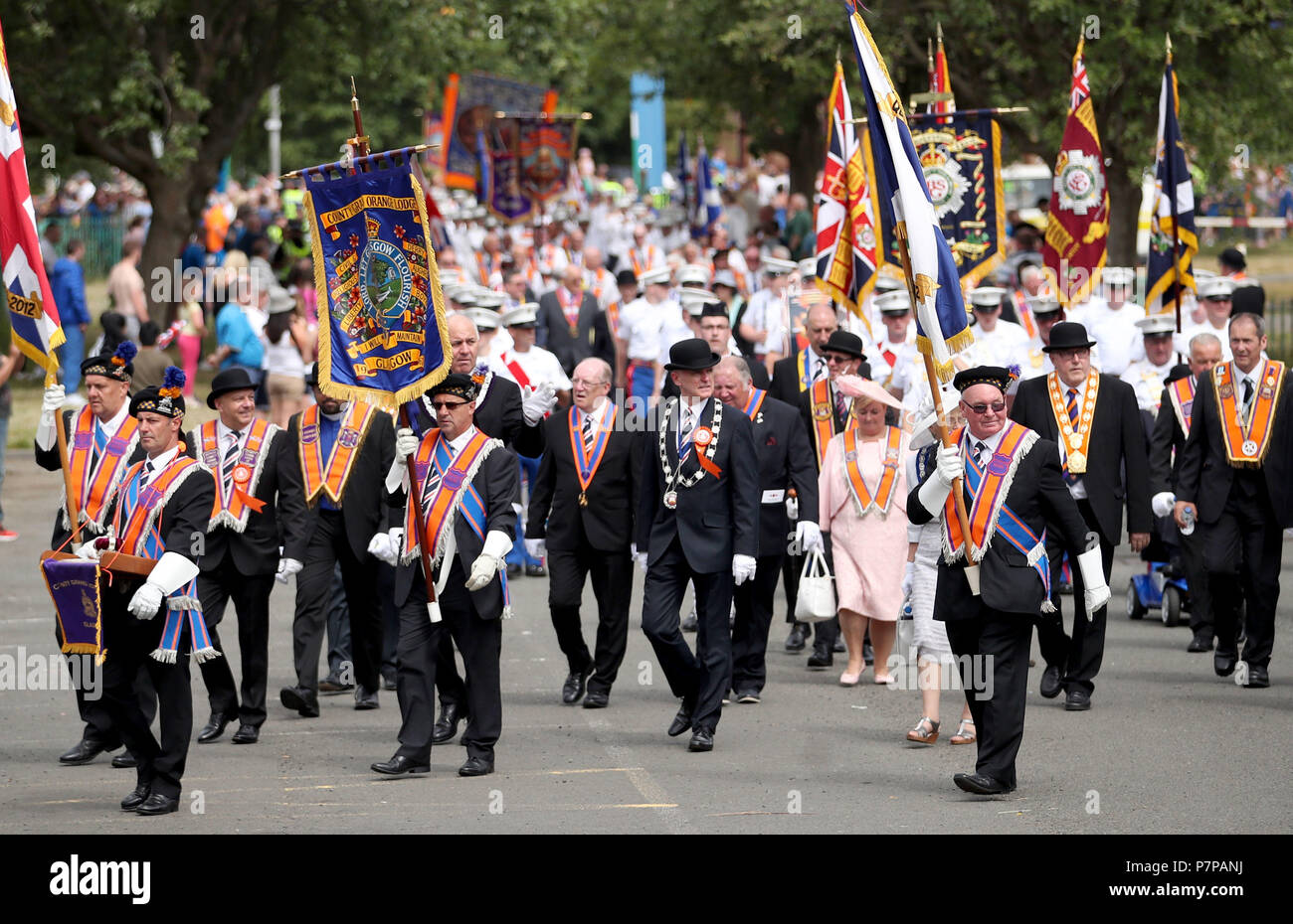 Les membres de l'ordre d'Orange, prendre part à l'assemblée annuelle de l'ordre d'Orange County Grand Boyne Parade dans le centre-ville de Glasgow. Banque D'Images