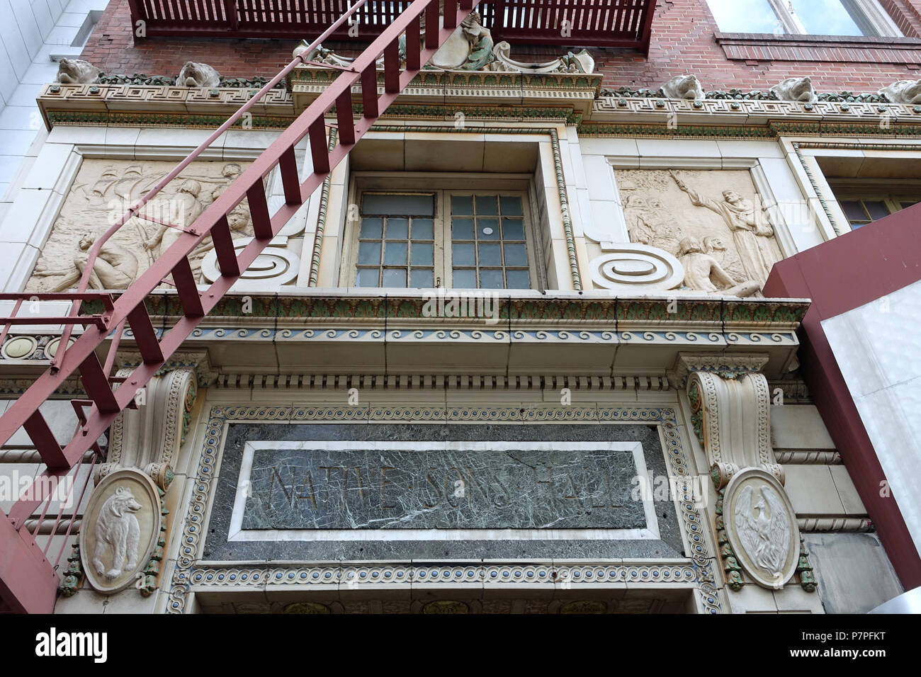 Anglais : Fils natifs - bâtiment 414 Mason Street, San Francisco, Californie, USA. 21 mai 2015, 13:36:35 Les fils d'entrée 146 - Bâtiment - San Francisco, CA - DSC03976 Banque D'Images