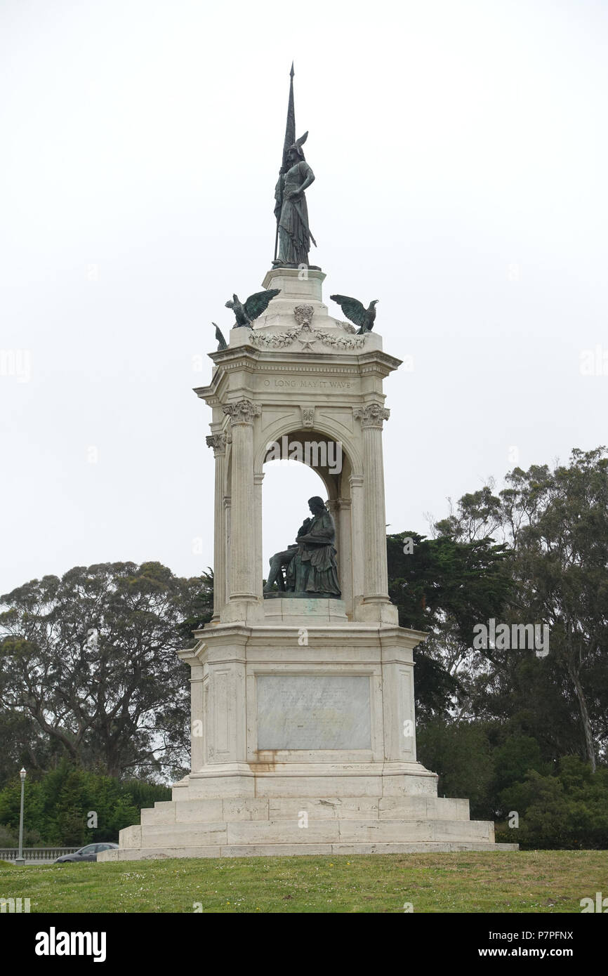 Anglais : Star Spangled Banner Monument - Le Golden Gate Park, San Francisco, Californie, USA. Mémorial à Francis Scott Key, conçu par William Wetmore Story, dévoilé en 1888. Cette oeuvre est dans le car l'artiste est mort il y a plus de 70 ans. 24 mai 2015, 17:51:19 354 Star Spangled Banner Monument, vue 4 - Golden Gate Park, San Francisco, CA - DSC05278 Banque D'Images