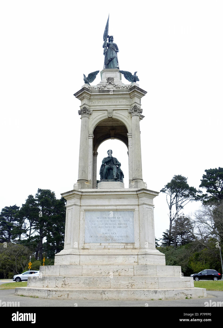 Anglais : Star Spangled Banner Monument - Le Golden Gate Park, San Francisco, Californie, USA. Mémorial à Francis Scott Key, conçu par William Wetmore Story, dévoilé en 1888. Cette oeuvre est dans le car l'artiste est mort il y a plus de 70 ans. 24 mai 2015, 17:53:09 354 Star Spangled Banner Monument, vue 1 - Golden Gate Park, San Francisco, CA - DSC05284 Banque D'Images