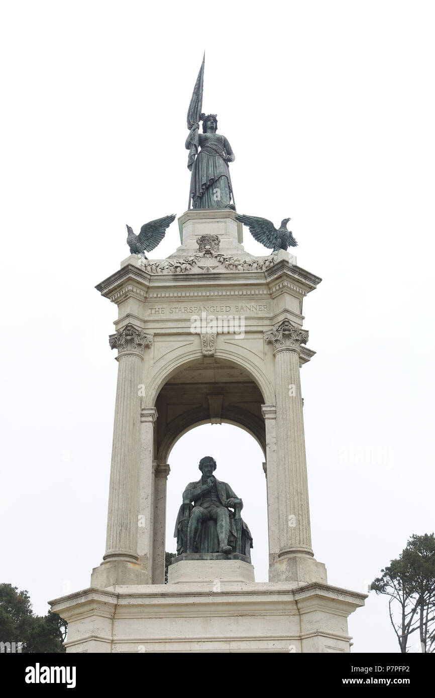 Anglais : Star Spangled Banner Monument - Le Golden Gate Park, San Francisco, Californie, USA. Mémorial à Francis Scott Key, conçu par William Wetmore Story, dévoilé en 1888. Cette oeuvre est dans le car l'artiste est mort il y a plus de 70 ans. 24 mai 2015, 17:53:25 354 Star Spangled Banner Monument, vue 2 - Golden Gate Park, San Francisco, CA - DSC05287 inclus Banque D'Images