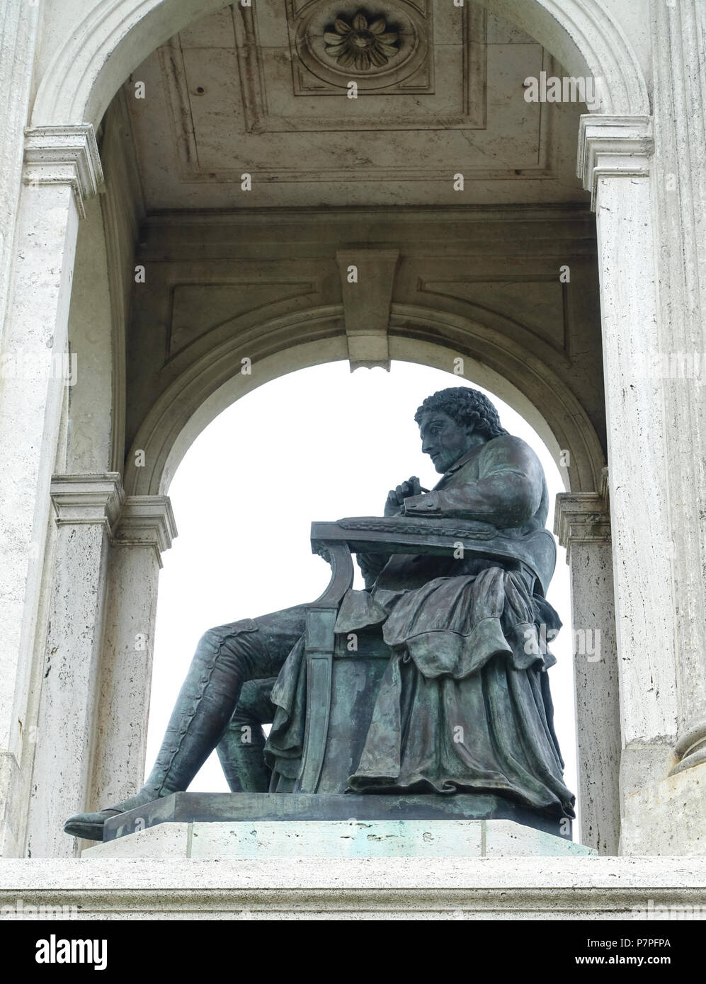 Anglais : Star Spangled Banner Monument - Le Golden Gate Park, San Francisco, Californie, USA. Mémorial à Francis Scott Key, conçu par William Wetmore Story, dévoilé en 1888. Cette oeuvre est dans le car l'artiste est mort il y a plus de 70 ans. 24 mai 2015, 17:54:31 354 Star Spangled Banner Monument, vue 5 - Golden Gate Park, San Francisco, CA - DSC05295 Banque D'Images