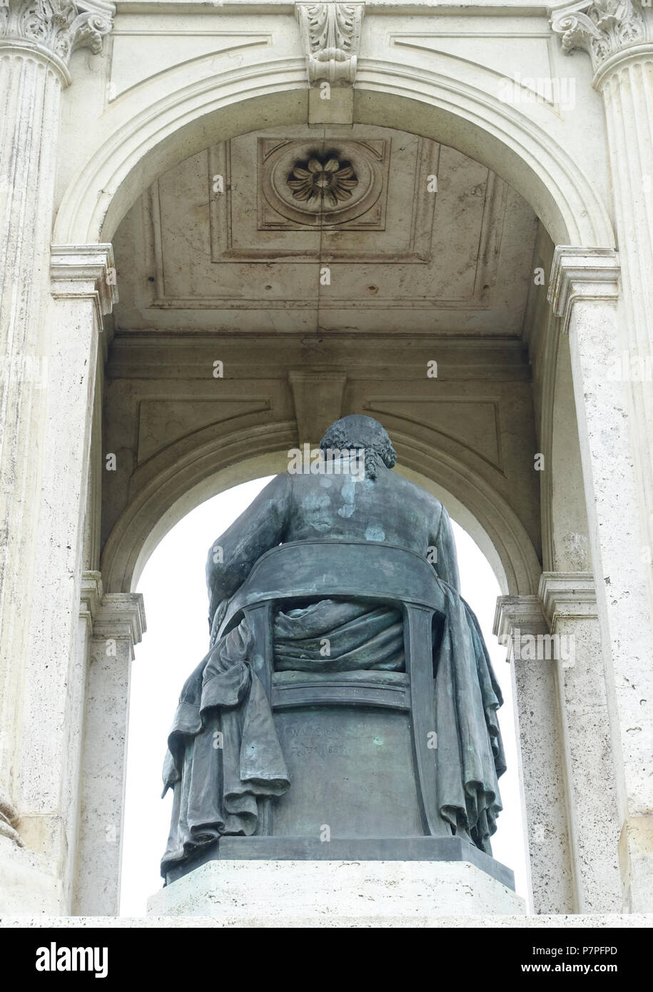 Anglais : Star Spangled Banner Monument - Le Golden Gate Park, San Francisco, Californie, USA. Mémorial à Francis Scott Key, conçu par William Wetmore Story, dévoilé en 1888. Cette oeuvre est dans le car l'artiste est mort il y a plus de 70 ans. 24 mai 2015, 17:55:01 354 Star Spangled Banner Monument, vue 6 - Golden Gate Park, San Francisco, CA - DSC05299 Banque D'Images