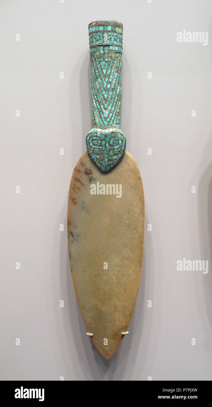 Français : pièce à l'Arthur M. Sackler Museum, Harvard University, Cambridge, Massachusetts, USA. Cette oeuvre est dans le car l'artiste est mort il y a plus de 70 ans. 11 avril 2015, 10:52:13 351 lance, Chine, Dynastie Shang, 12ème-11ème siècle avant J.-C., la néphrite, lame douille en bronze incrusté de turquoise - Arthur M. Sackler Museum, Harvard University - DSC00814 Banque D'Images
