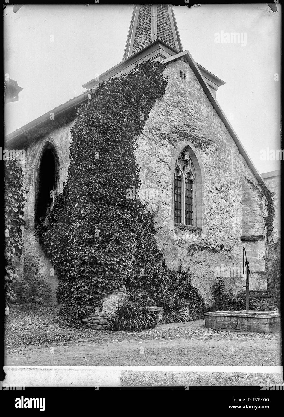 76 CH-NB - Perroy, Eglise, vue partielle extérieure - Collection Max van Berchem - EAD-7444 Banque D'Images