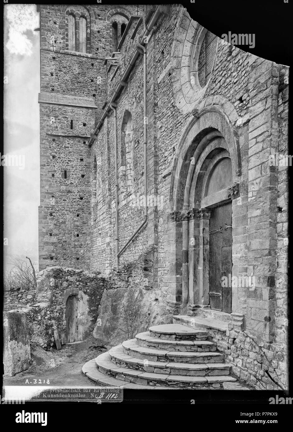 82 CH-NB - Sion, Basilique de Valère, Portail, vue partielle - Collection Max van Berchem - EAD-8630 Banque D'Images