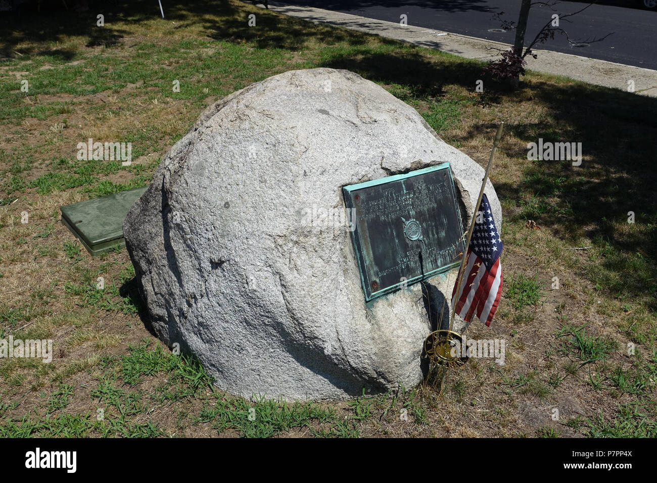 Anglais : Revolutionary War Memorial - Middleborough, Massachusetts, USA. 16 juillet 2016, 11:20:05 332 mémorial de guerre révolutionnaire - Middleborough, Massachusetts - DSC03981 Banque D'Images